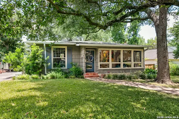 825 Wiltshire Ave, Terrell Hills, TX 78209