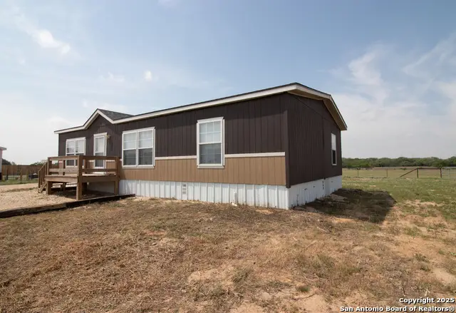 254 County Road 406, Floresville, TX 78114 - #3