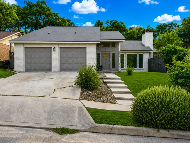 12111 Woodsrim St, Live Oak, TX 78233 - #2