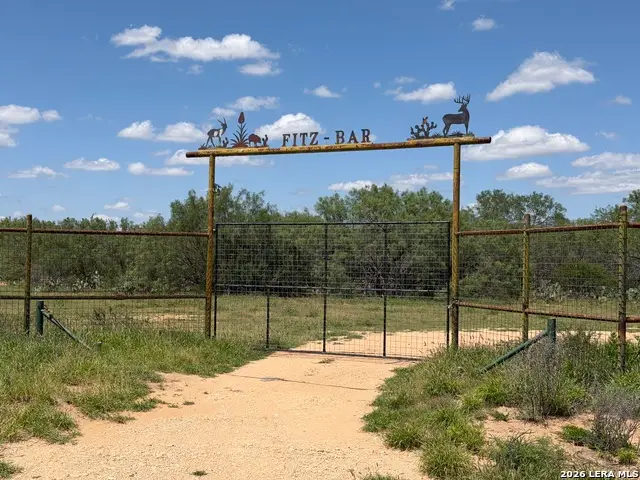 999 Jordan Rd, Encinal, TX 78019 - #1
