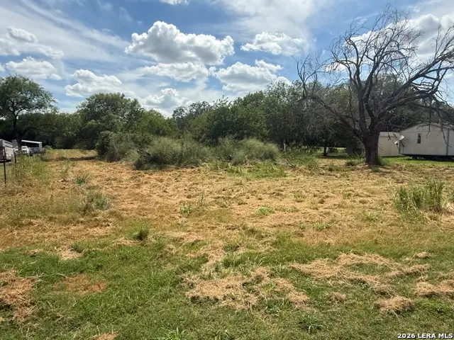 810 Shenandoah St, Poth, TX 78147 - #3