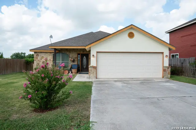 518 Indian Crossing, Jourdanton, TX 78026 - #1