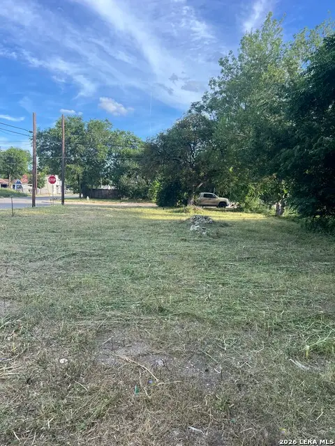 825 S Mittman St, San Antonio, TX 78203 - #3
