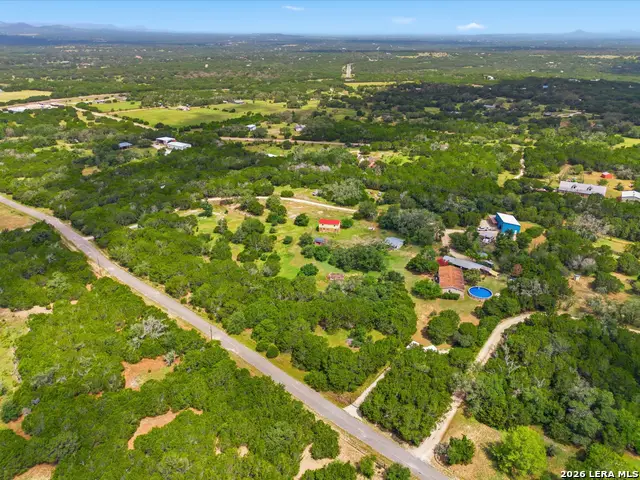 443 Oak Hills Rd, Pipe Creek, TX 78063 - #2