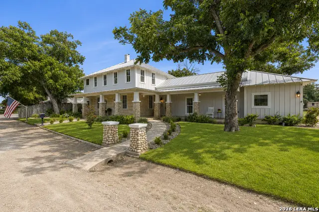 824 High St, Comfort, TX 78013 - #1
