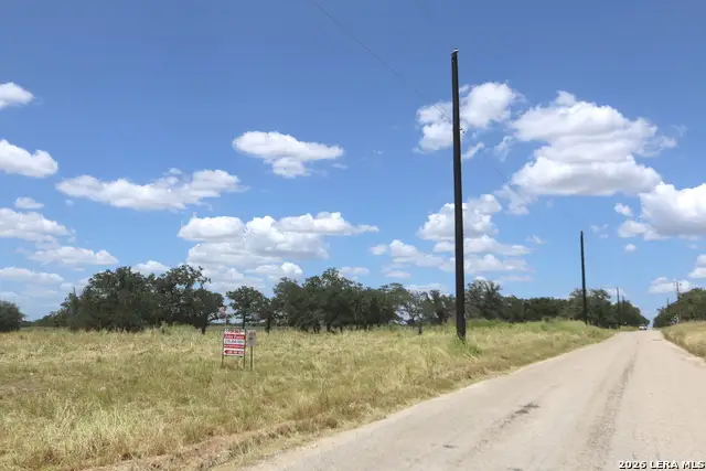 247 County Road 331, Floresville, TX 78114 - #1