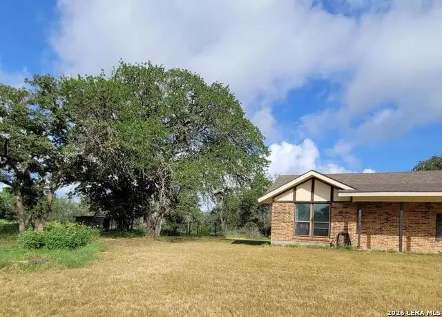 110 Post Oak, Floresville, TX 78114 - #3