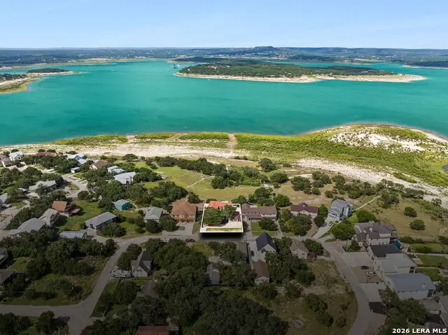 408 Edge Hill Dr, Canyon Lake, TX 78133 - #1