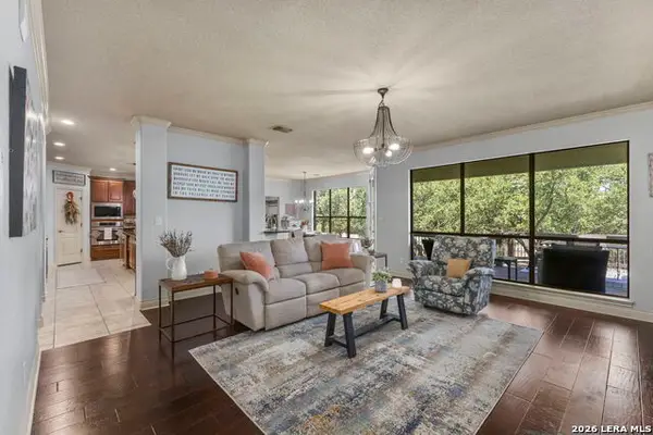 139 Evans Oak Ln, San Antonio, TX 78260