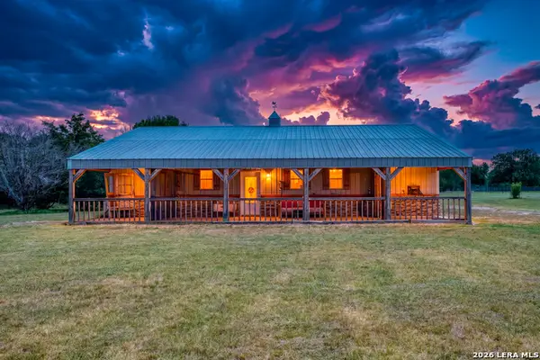 323 Buckskin Trl, Bandera, TX 78003