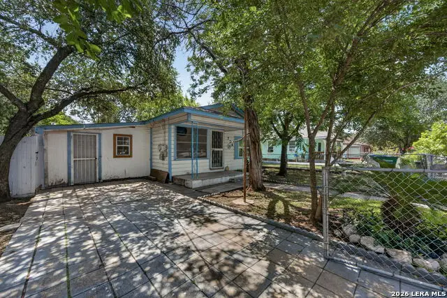 736 S San Eduardo Ave, San Antonio, TX 78237 - #3