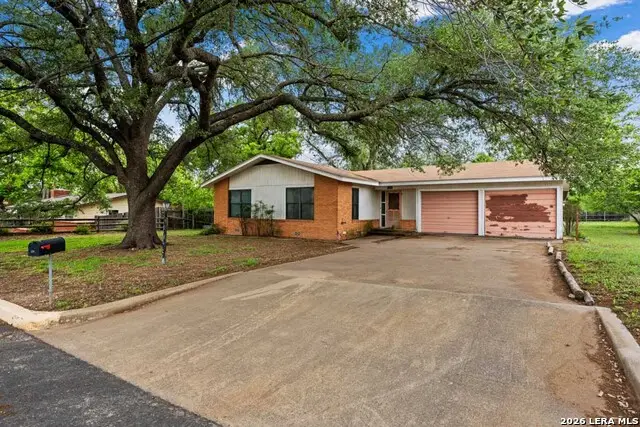 131 W Lower Crabapple Rd, Fredericksburg, TX 78624 - #1