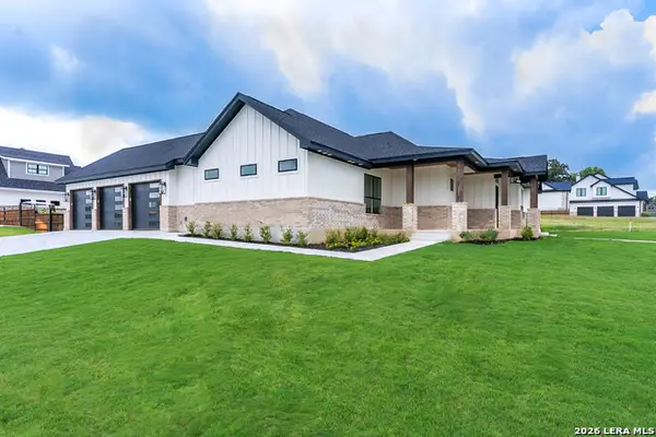 109 Chinaberry Hl, La Vernia, TX 78121