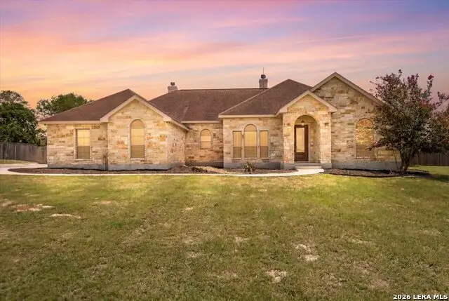 160 Abrego Lake Dr, Floresville, TX 78114 - #2