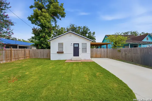 519 Collins Ave, Seguin, TX 78155 - #2