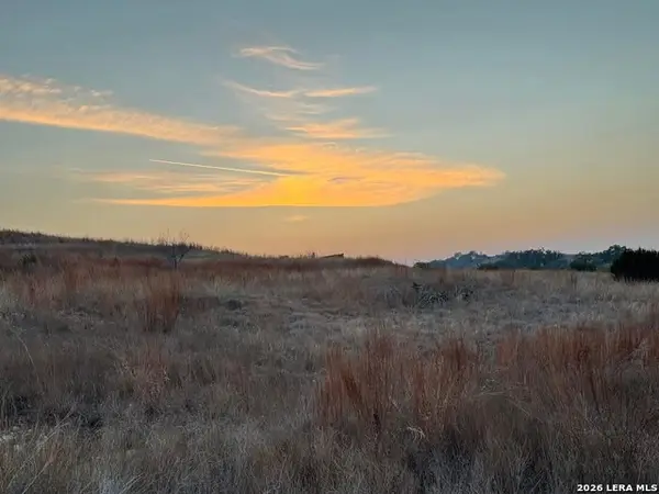 211 Majestic Hills Dr, Blanco, TX 78606