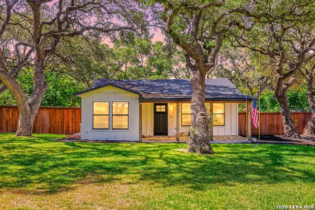 221 W Highland Dr, Boerne, TX 78006 - #2
