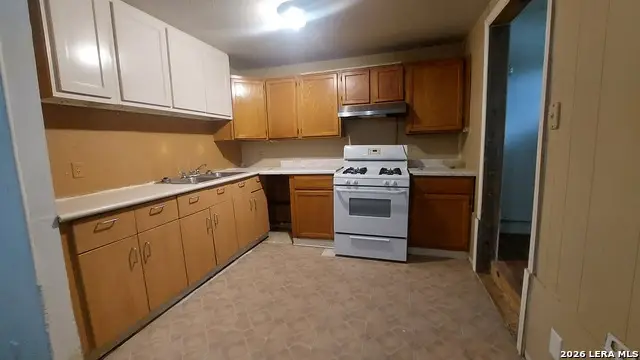2843 Castroville Rd, San Antonio, TX 78237 - #3