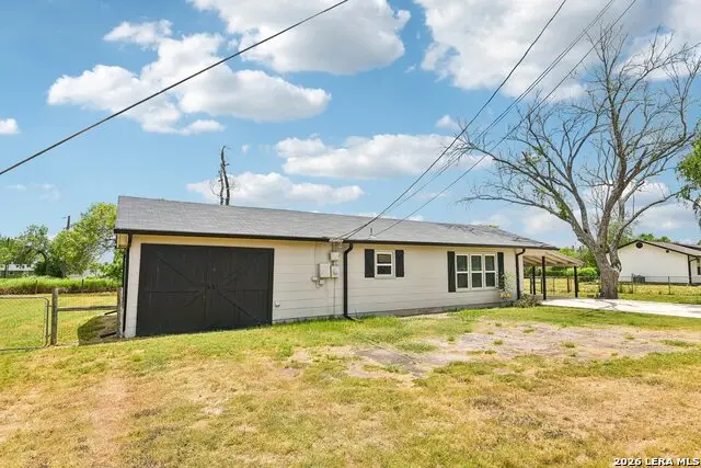 714 Orange St, Jourdanton, TX 78026 - #3