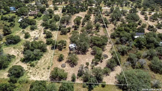 727 Eagle Creek Dr, Floresville, TX 78114 - #3
