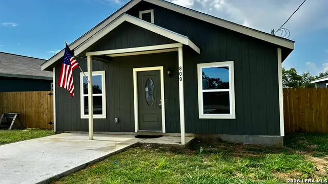 808 E 6th St, Nixon, TX 78140 - #1