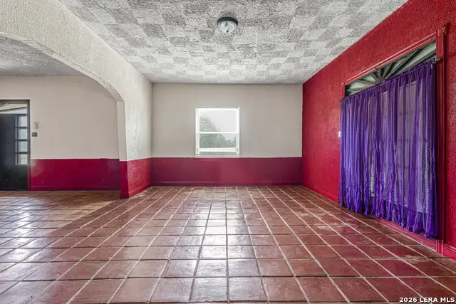 9602 County Road 5723, Castroville, TX 78009 - #2