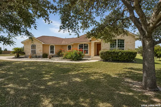 15815 White Cap Dr, Lytle, TX 78052 - #1