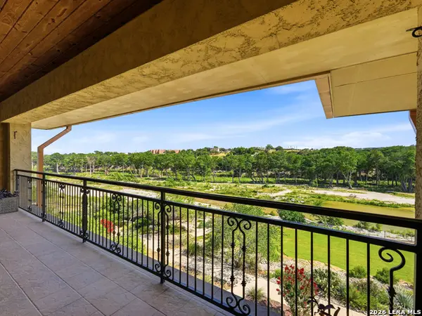 521 Guadalupe St #1302, Kerrville, TX 78028