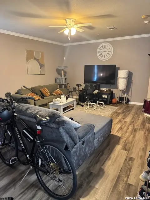 6160 Eckhert #108, San Antonio, TX 78240