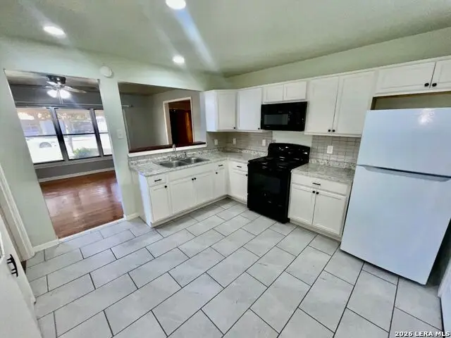 111 Edgebrook Ln, San Antonio, TX 78213 - #2