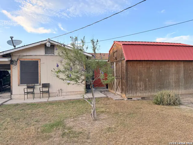 2362 Stanley Dr., Eagle Pass, TX 78852 - #2