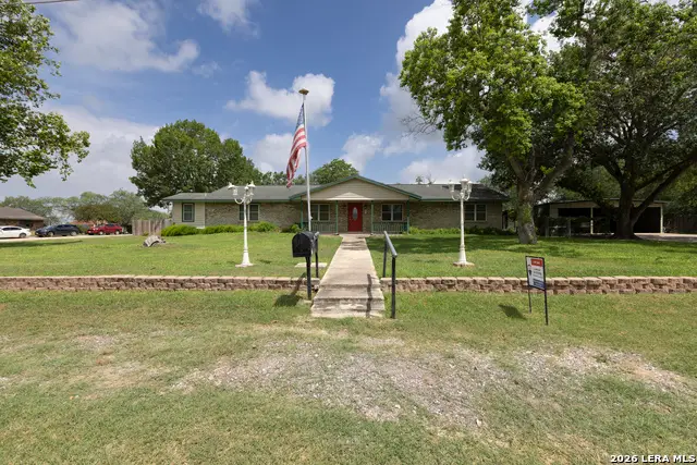 601 Poplar St, Jourdanton, TX 78026 - #1