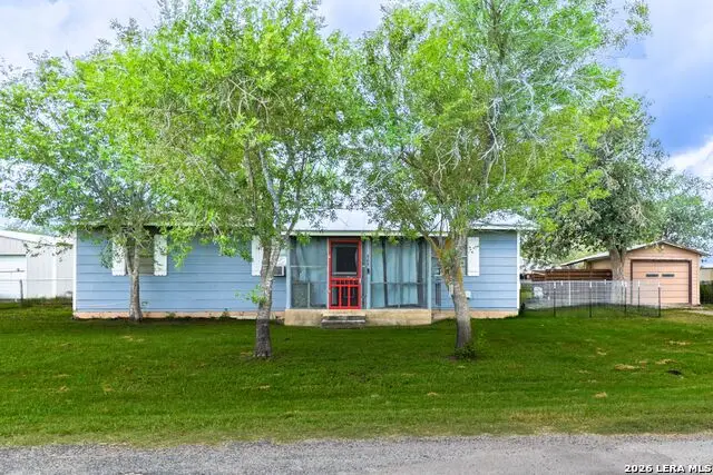 609 N Rosalie St, Falls City, TX 78113 - #1