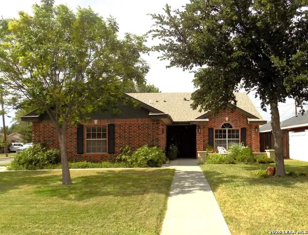 2901 Superior Dr, Eagle Pass, TX 78852