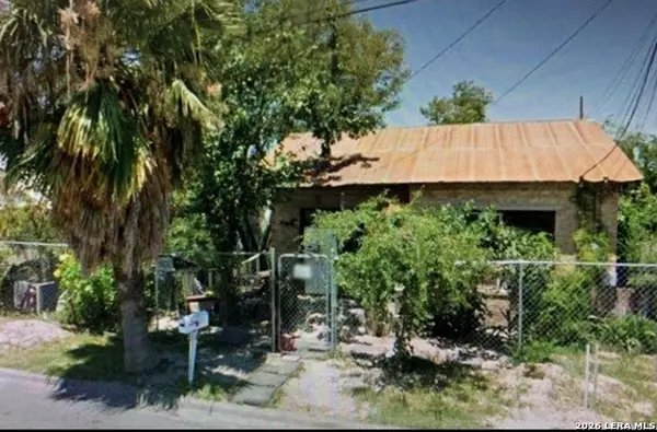 199 Ceylon St, Eagle Pass, TX 78852