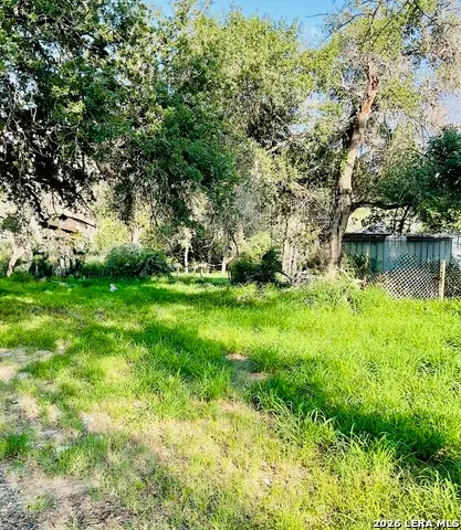 127 Little Creek Dr., Floresville, TX 78114 - #3