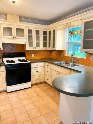 1241 Wiltshire Ave, Terrell Hills, TX 78209 - #2