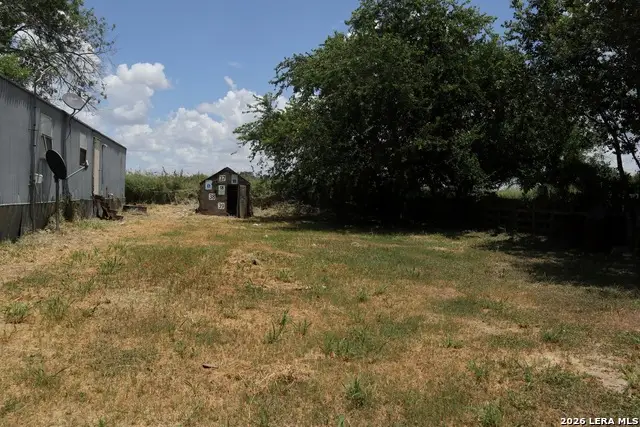 18490 La Gloria Rd, Elmendorf, TX 78112 - #2