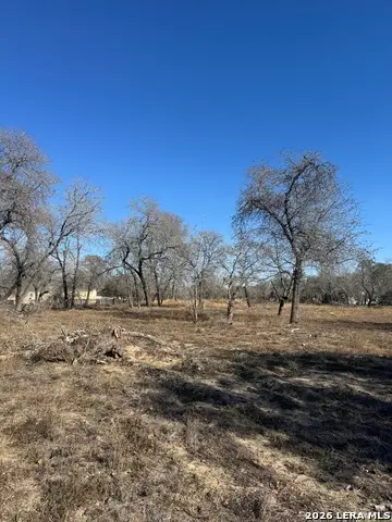122 Woodcrest Rd, Somerset, TX 78069 - #3