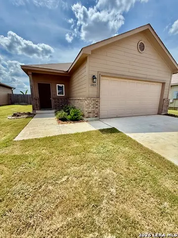19835 Doc Holiday Dr, Lytle, TX 78052