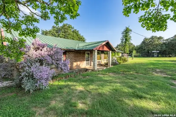 984 County Road 357, Utopia, TX 78884