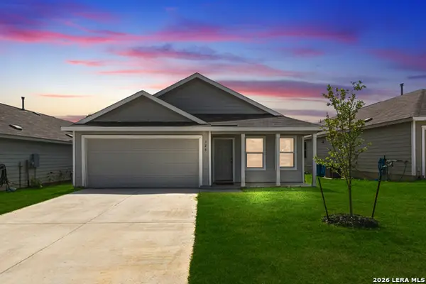 120 Vista Vw, Floresville, TX 78114