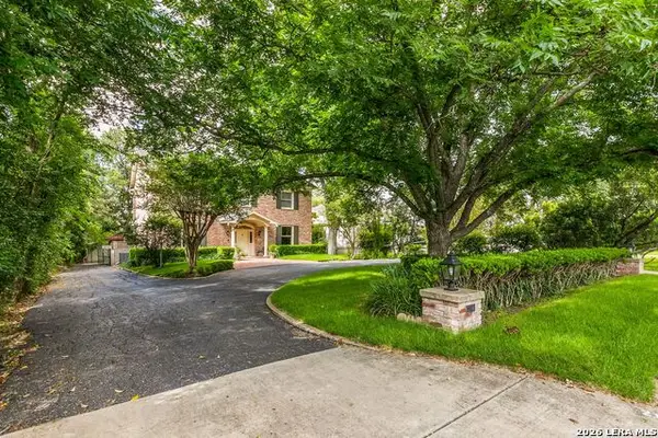 214 Terrell Rd, Terrell Hills, TX 78209