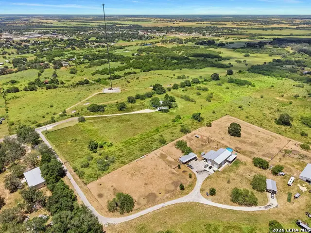 802 Wolf, La Vernia, TX 78121 - #2