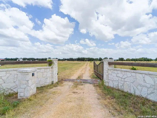 497 Luckenbach Rd, Fredericksburg, TX 78624 - #2