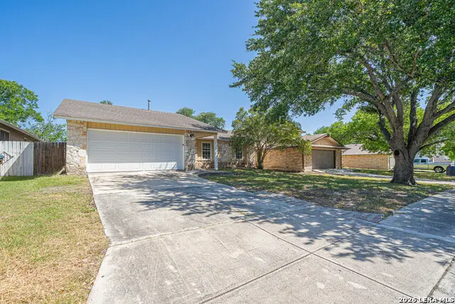 7555 Lincoln Village Dr, San Antonio, TX 78244 - #2