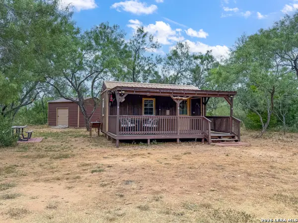 1174 County Road 2537, Moore, TX 78057