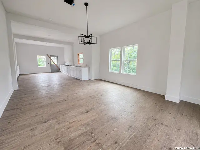 554 Essex St, San Antonio, TX 78210 - #2