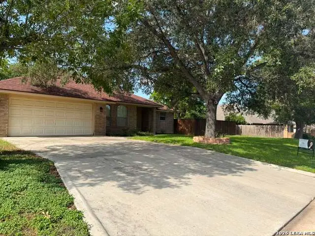 632 E Donegan, Seguin, TX 78155 - #1