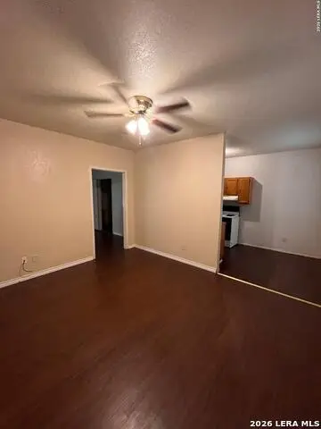 6911 N Us Highway 281, Pleasanton, TX 78064